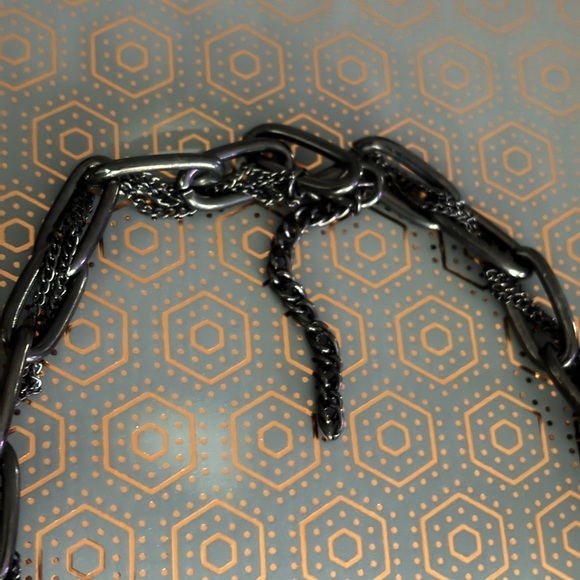 Black chain necklace with a touch of gothic flair #gothicjewels - Picture 5 of 7